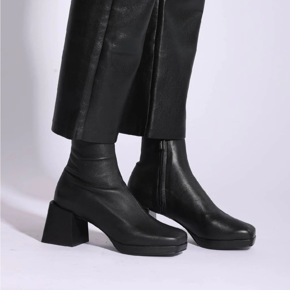Vicson Nicola Black Ankle Boots - Picture 1 of 9